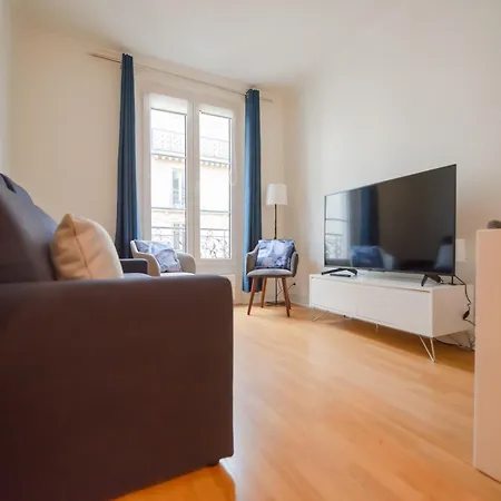 Cia - Trocadero, Cosy & Cute Flat Apartment